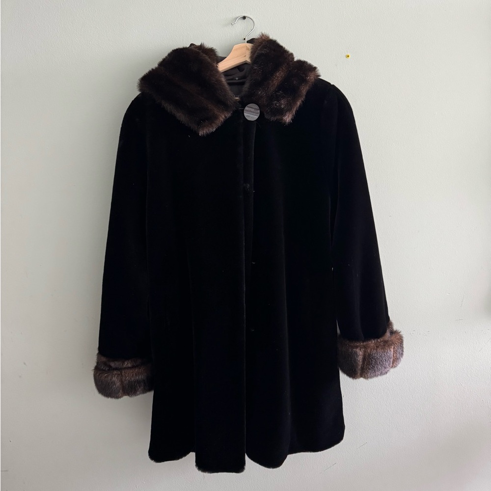 VINTAGE FAUX FUR COAT